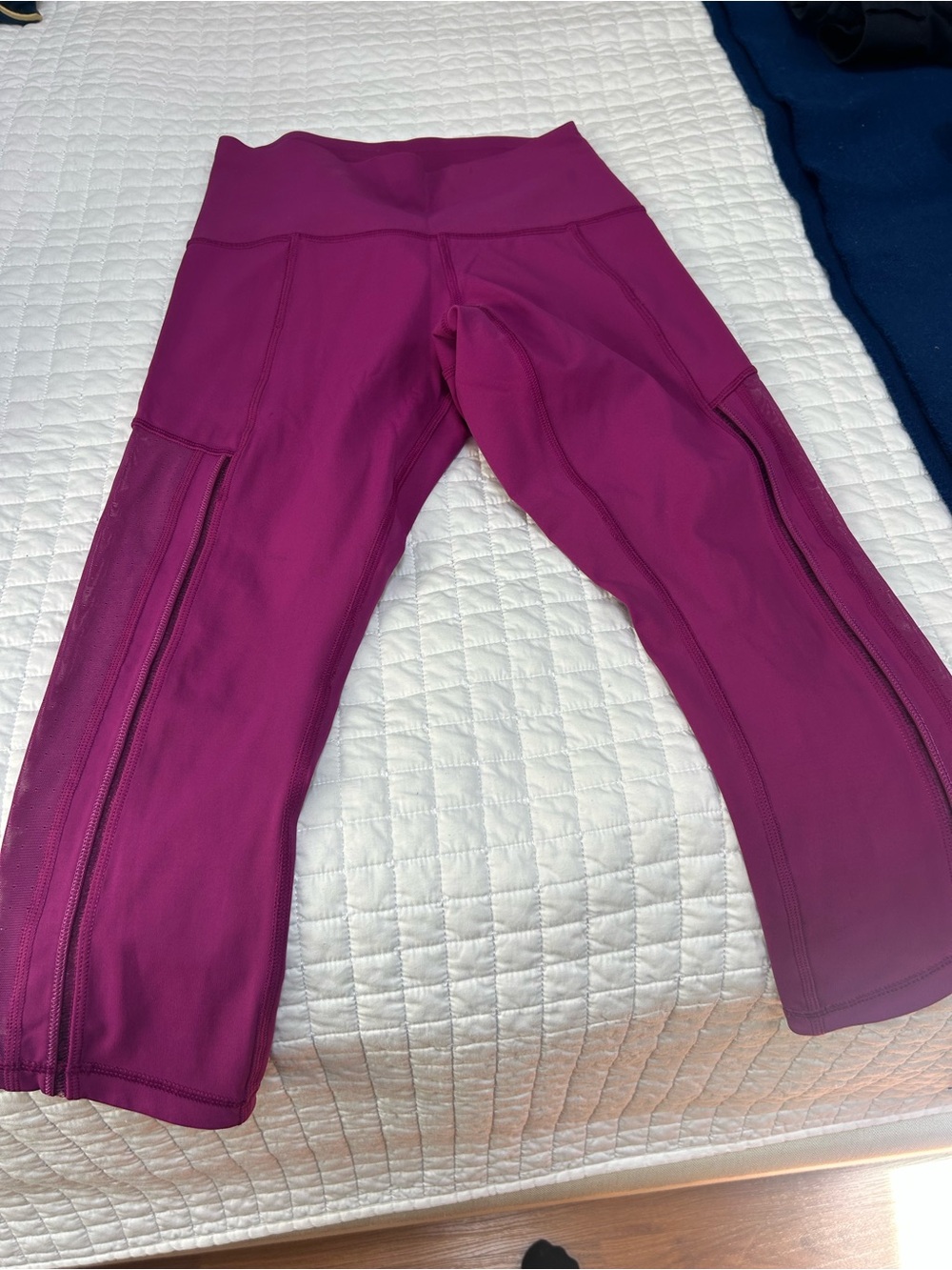 lululemon athletica Magenta Cropped Leggings